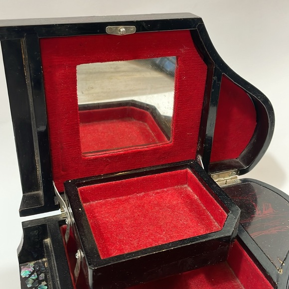 Hand painted Japanese music jewelry box - Picture 4 of 10